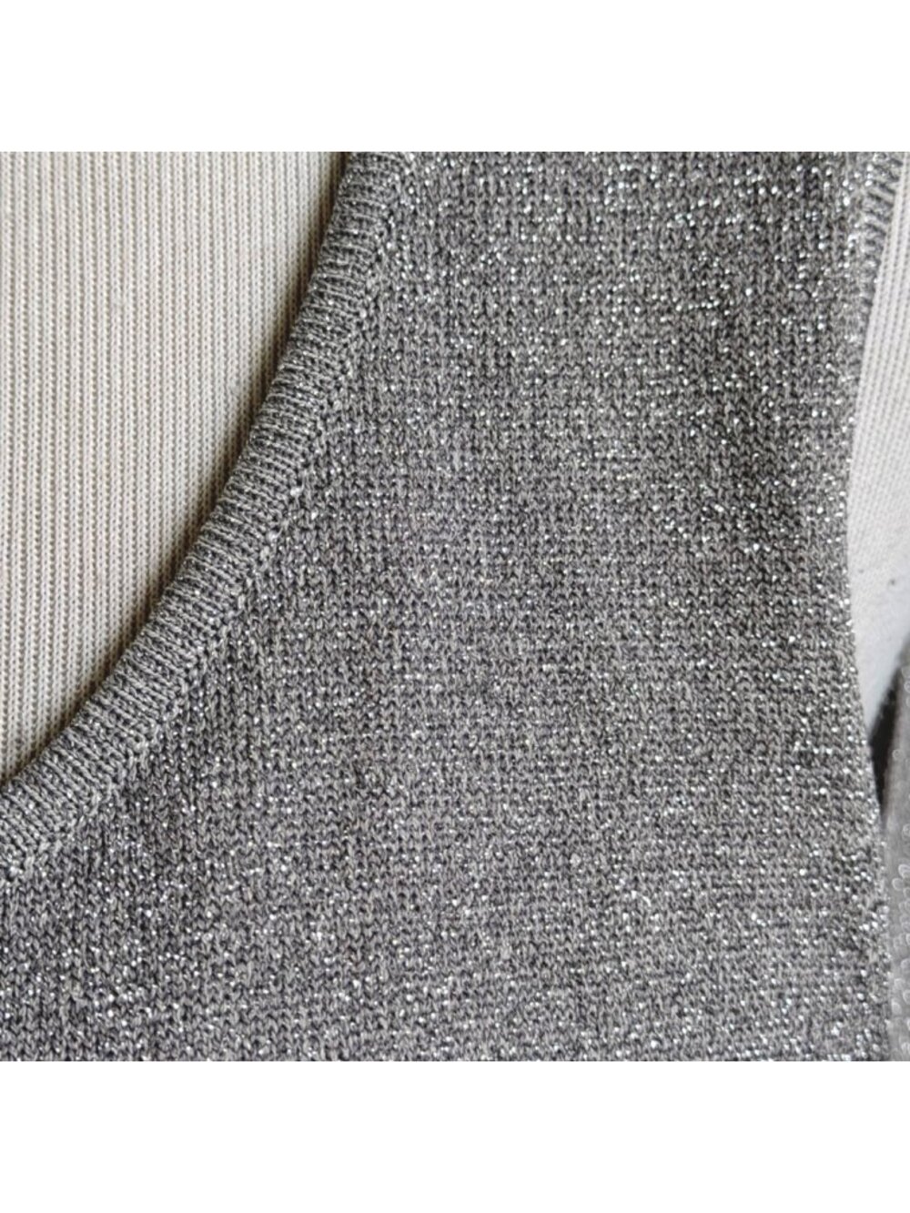 Jones New York Top Size Medium NEW Silver Metallic Knit Sleeveless Tank Shirt  B - Picture 2 of 5